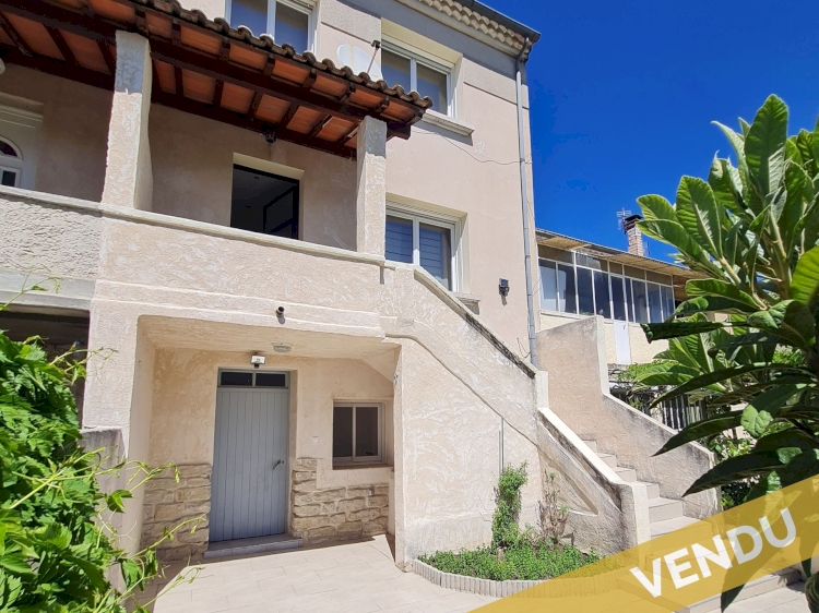 MAISON DE VILLE T5, R+2 garage et jardin